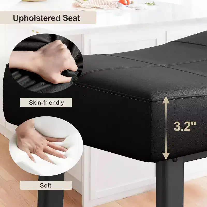 Lot de 2 tabourets de bar de 61 cm de hauteur de comptoir, sièges incurvés en similicuir rembourré avec cadre en métal et repose-pieds