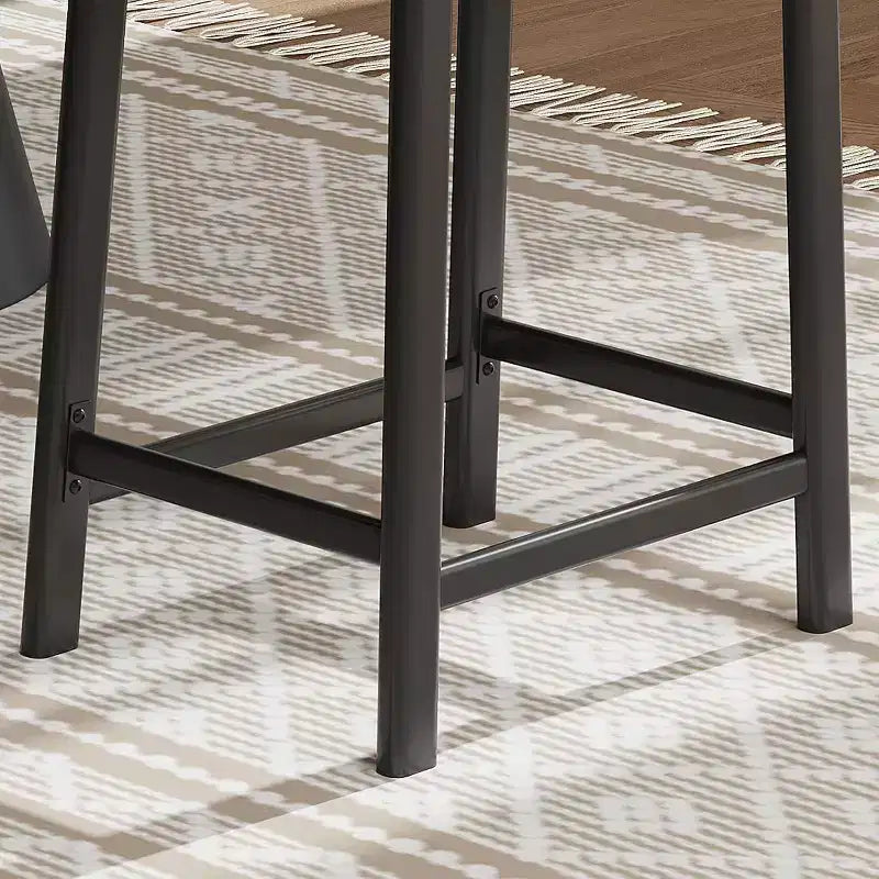 Lot de 2 tabourets de bar de 61 cm de hauteur de comptoir, sièges incurvés en similicuir rembourré avec cadre en métal et repose-pieds
