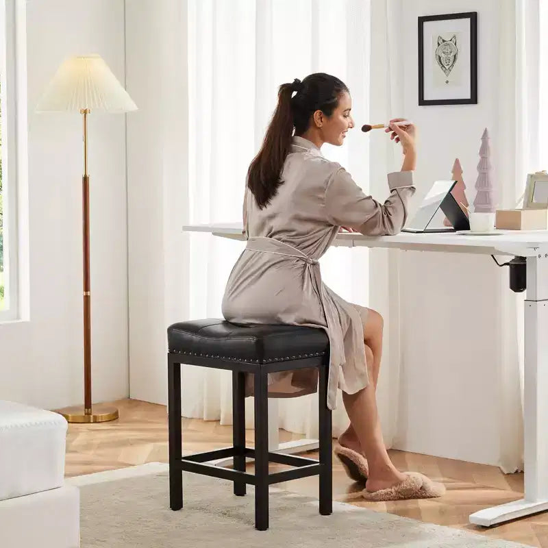 Lot de 2 tabourets de bar rembourrés pivotants réglables en hauteur avec repose-pieds, chaises de comptoir sans accoudoirs en cuir PU pour salles à manger